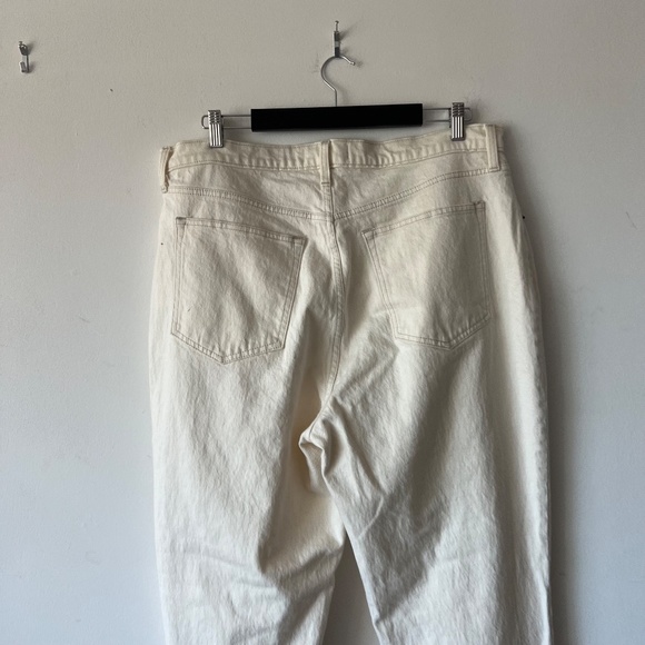Abercrombie & Fitch Curve Love Cream Ultra High Rise 90s Straight Jean 18L / 34 - Picture 5 of 8